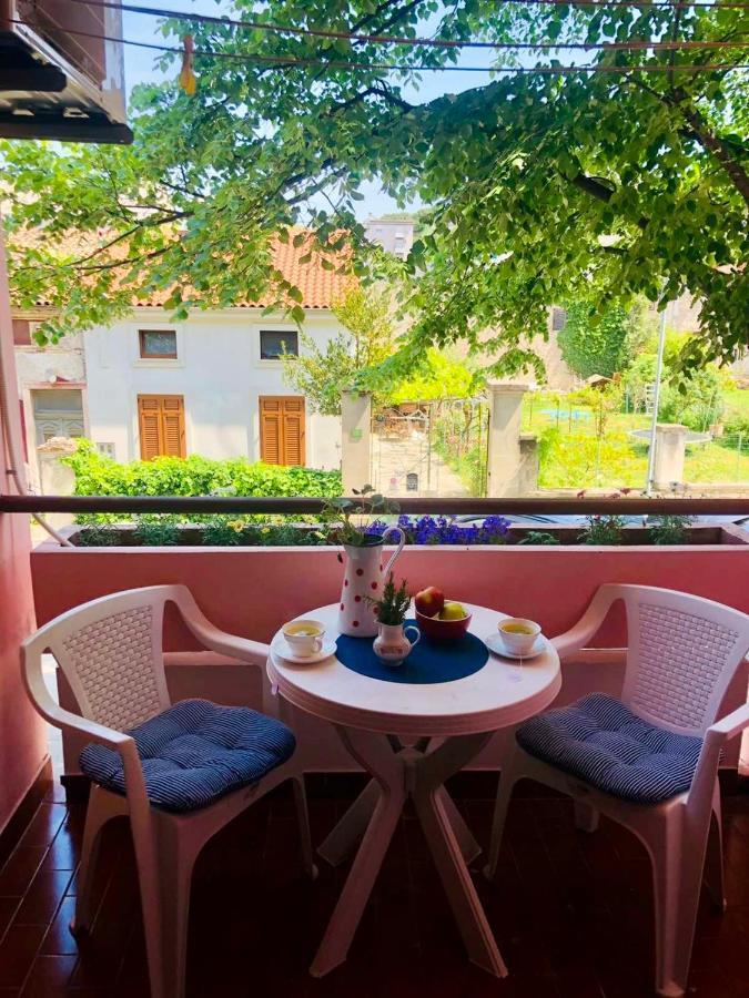 Beautiful Apartment With Balcony Pula Luaran gambar